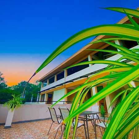 Sparkling Resort Kataragama Exterior foto